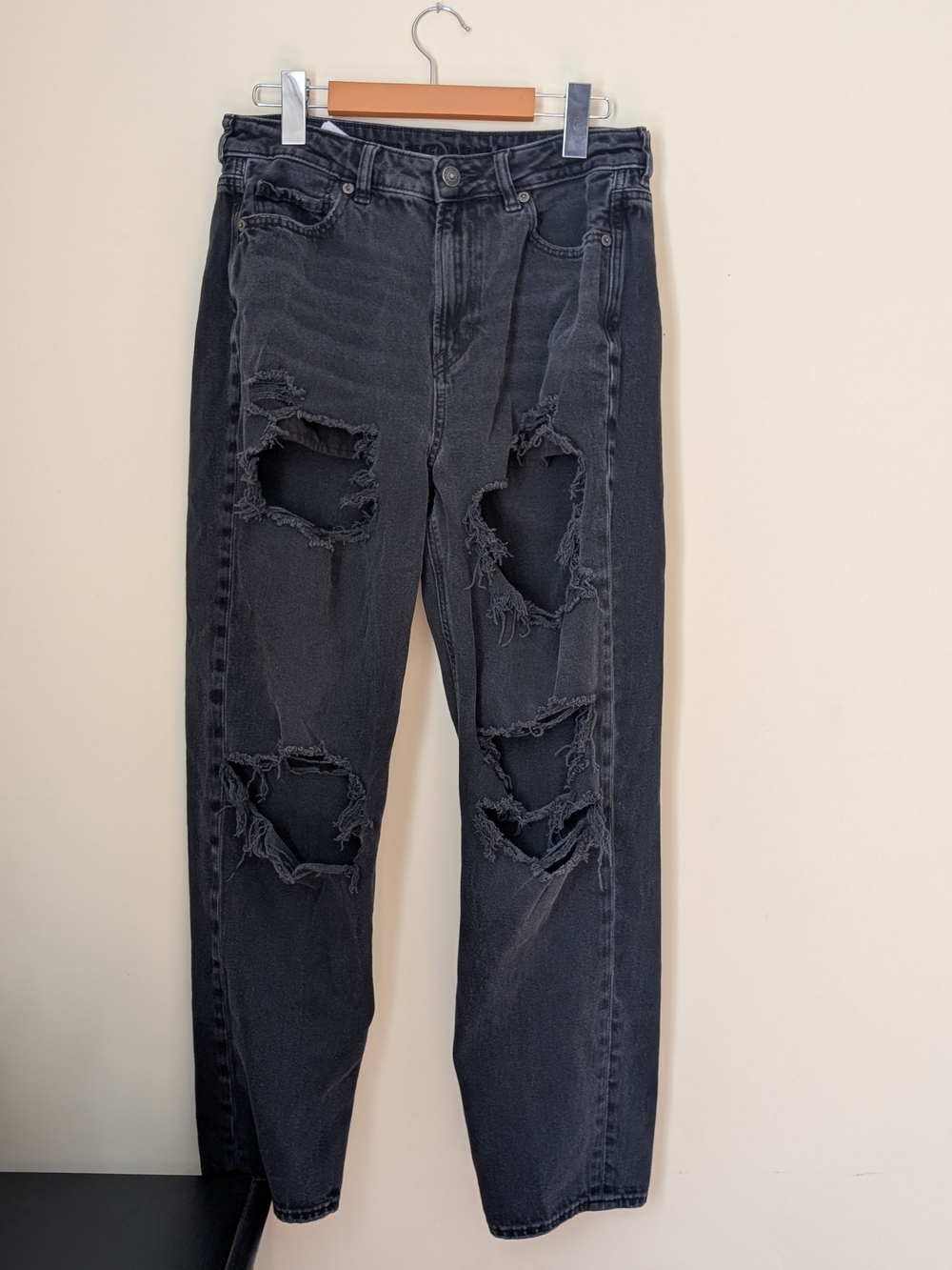 American Eagle Women’s Distressed Black Jeans Size 10